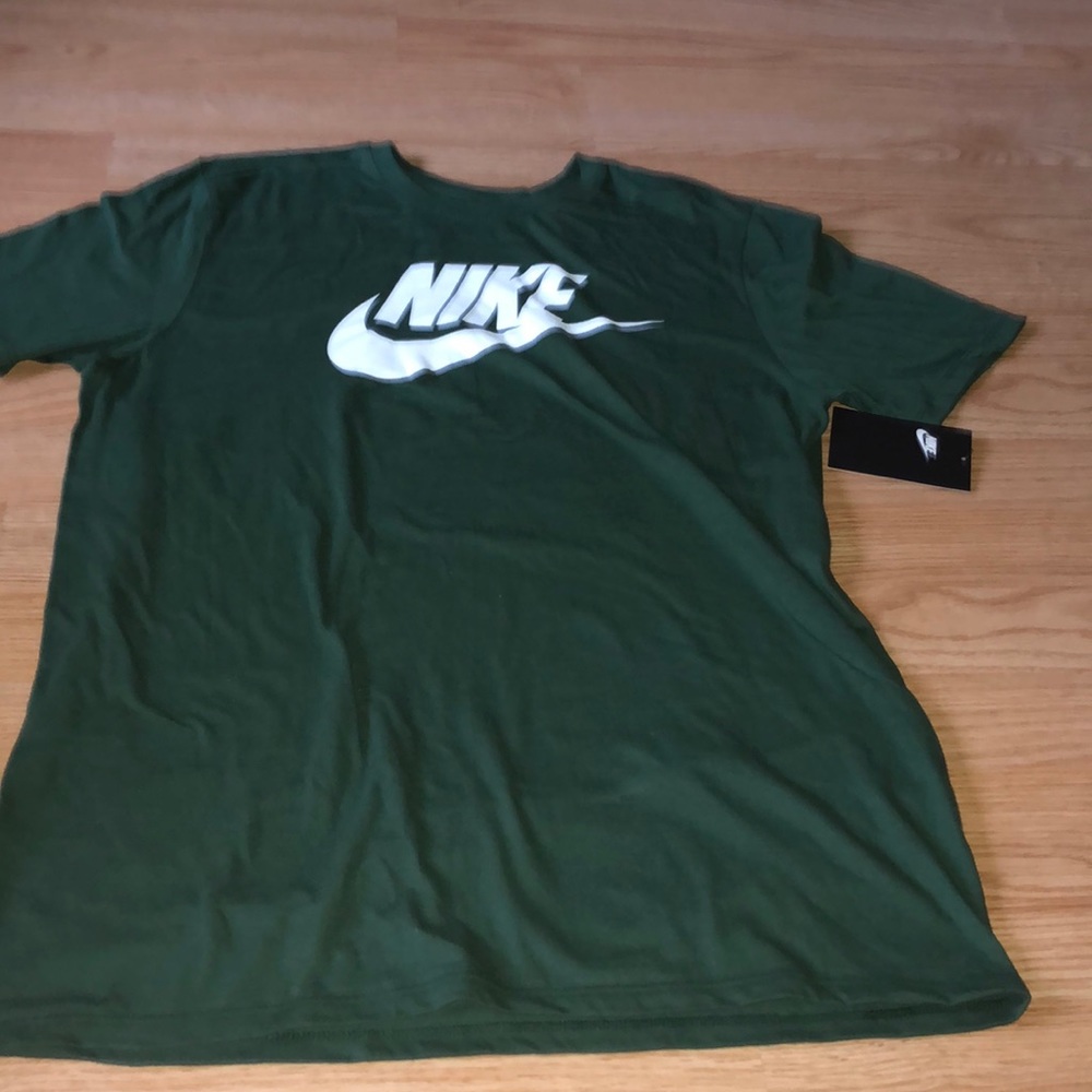 Men's Nike tee shirt
